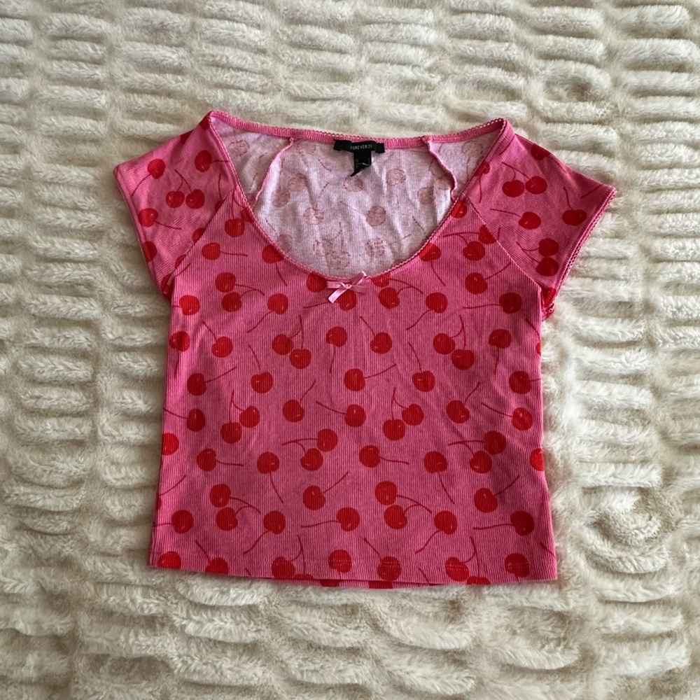forever 21 ★ pink cherry print tee